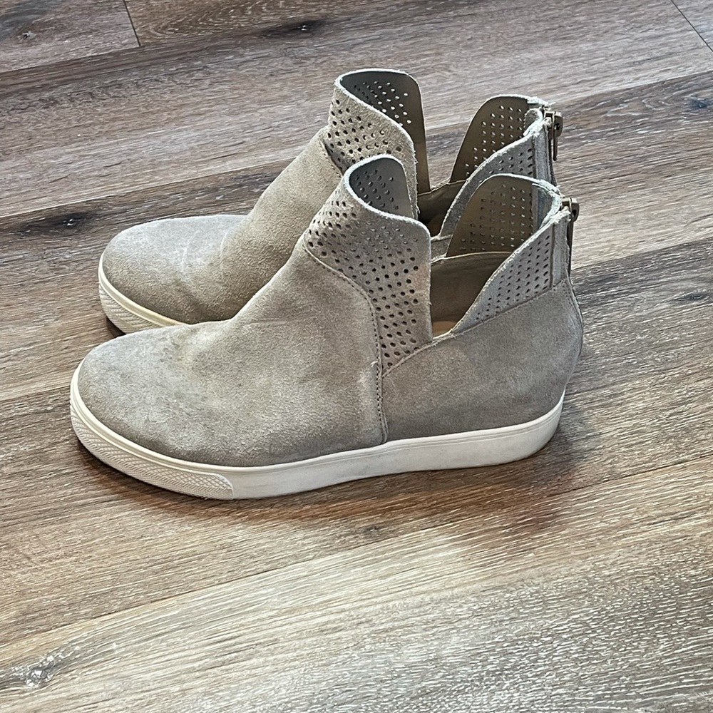 Steve madden wedge sneaker suede size 8